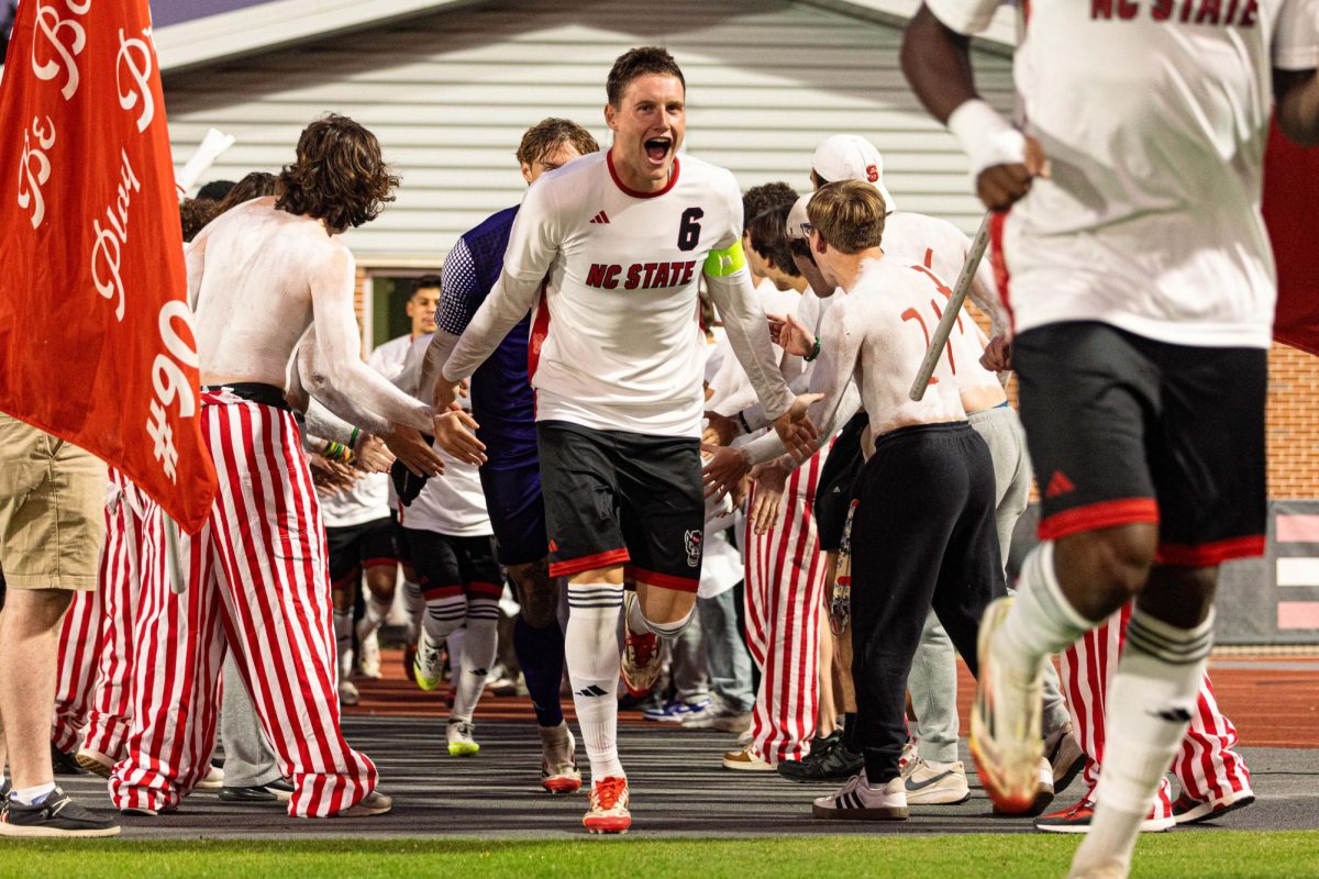 MSOCvClemson_MarkovicRunsOut_DJR