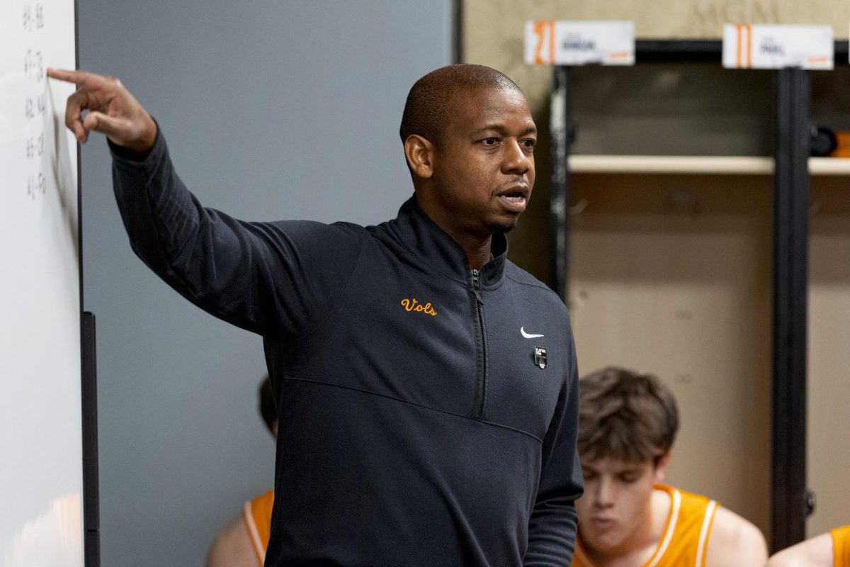 LAS VEGAS, NV - November 25, 2025 - Associate Head Coach Justin Gainey of the Tennessee Volunteers before the 2025 Player’s Era Tournament game between the Houston Cougars and the Tennessee Volunteers at MGM Grand Garden Arena in Las Vegas, NV.