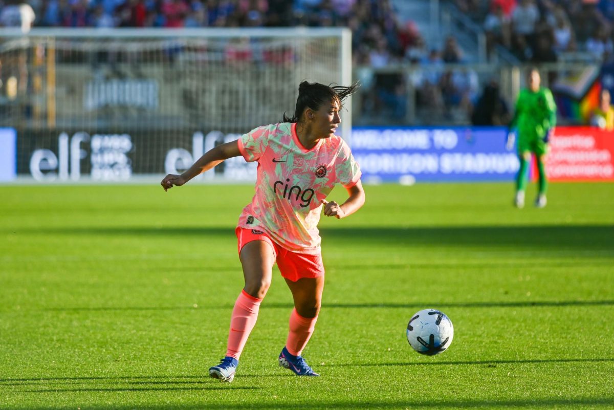 Portland Thorns defender Reyna Reyes dribbles the ball during the game between the North Carolina Courage and Portland Thorns at First Horizon Stadium on Saturday, Apr. 4, 2026. Courage tied the thorns 2-2.